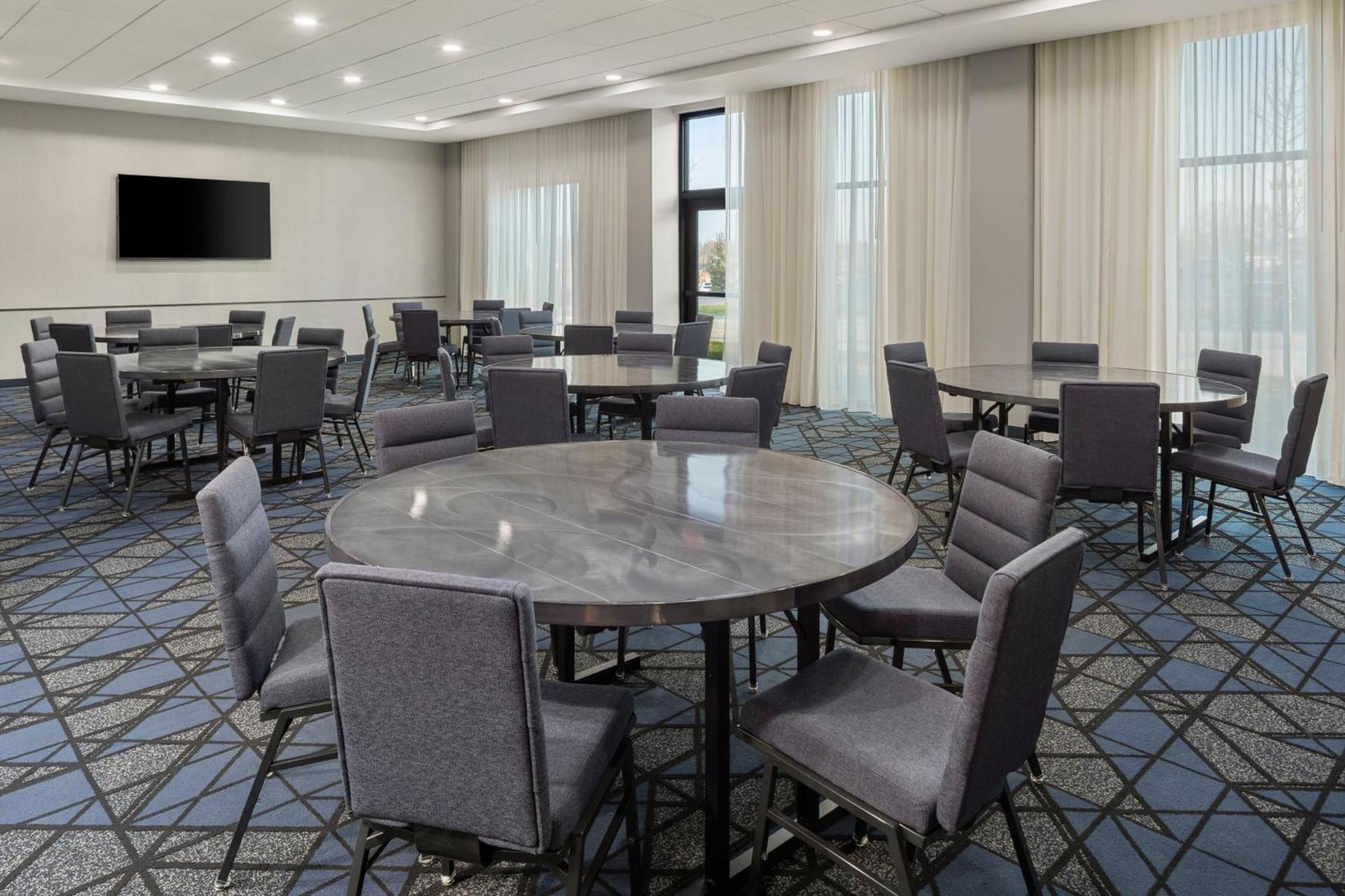 Courtyard By Marriott Bettendorf Exterior photo